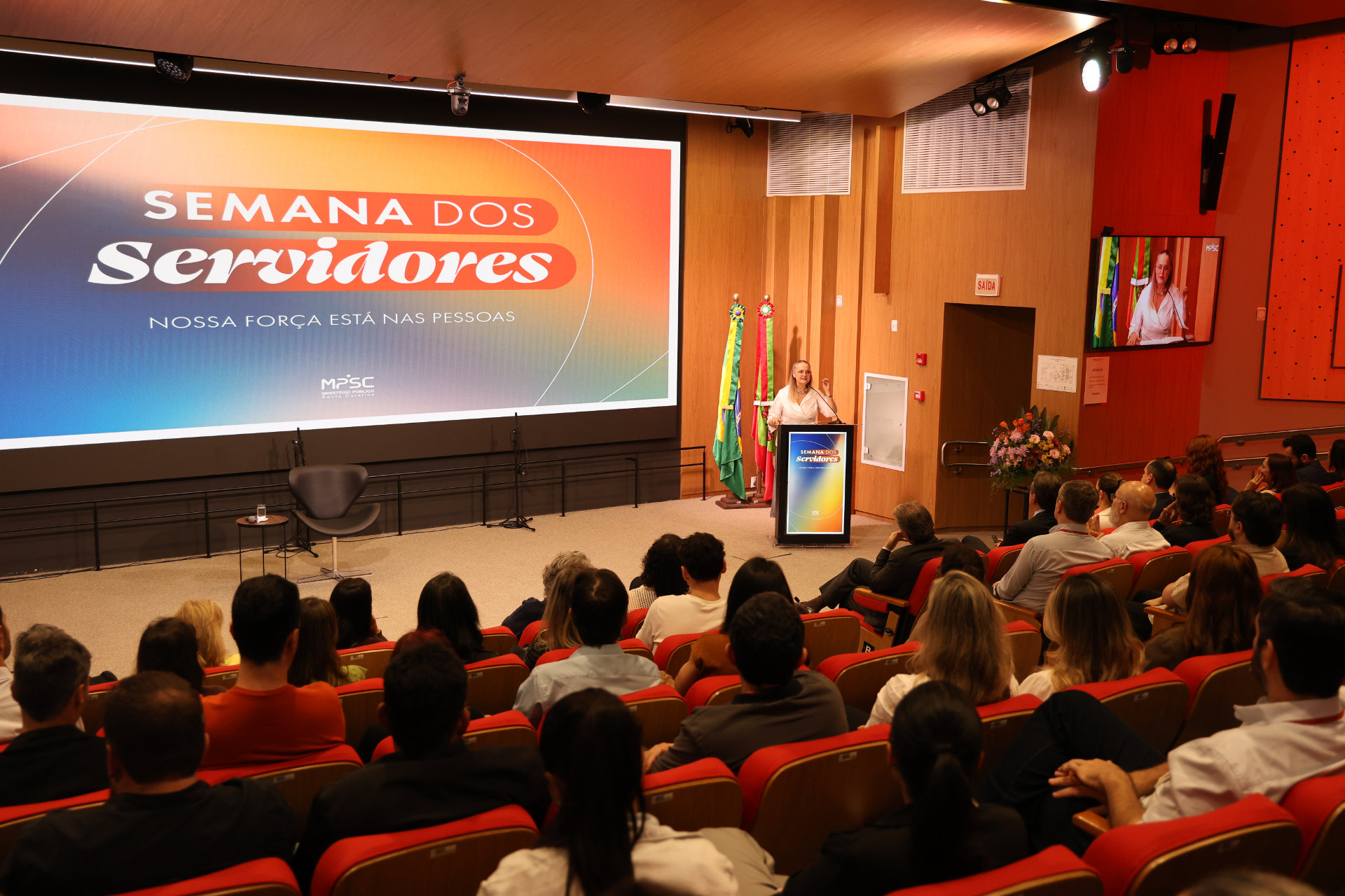 "Nossa força está nas pessoas”: MPSC celebra o Dia do Servidor com homenagens, reconhecimento e momentos de integração